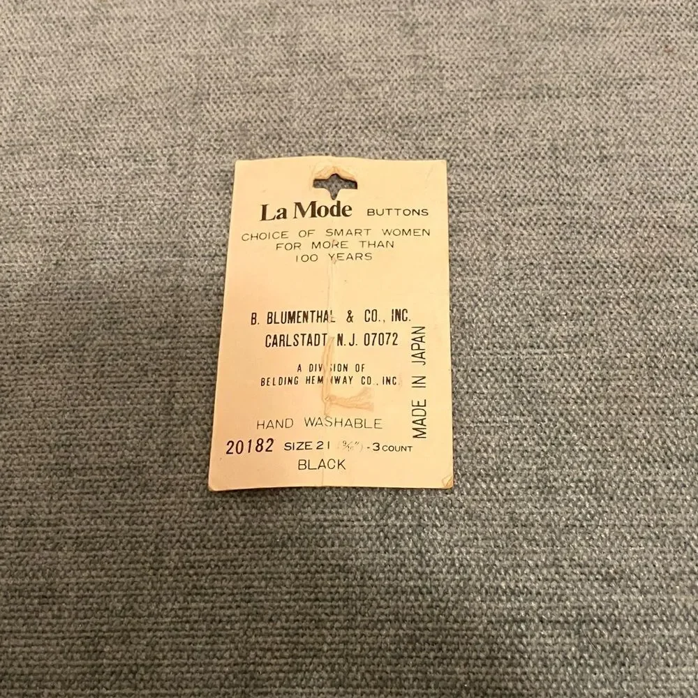 La Mode Button